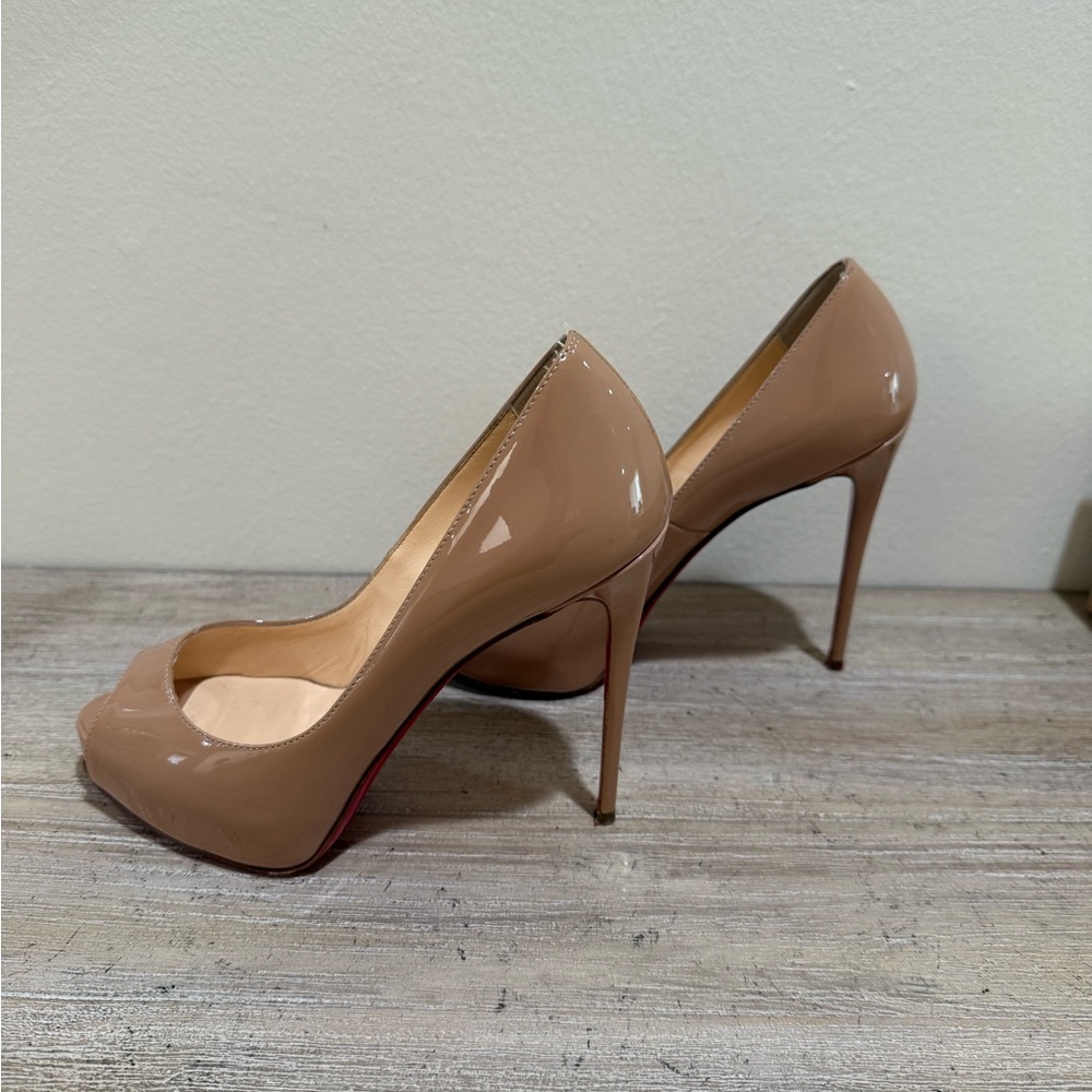 Christian Louboutin Very Prive Peep Toe Pumps - Nude Color, Size 36